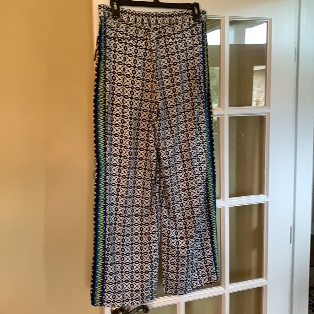 Ladies Petite M Crown & Ivy pants, NWT
